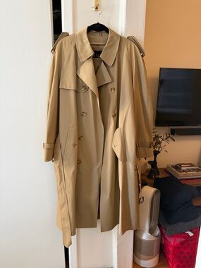 Newport Harbor Classic Double-Breasted Tan Trench Coat